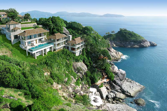 Beautiful home on the cliff above the ocean 