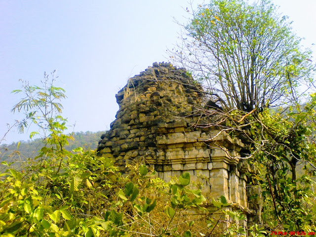 Photo-of-the-Garh-on-top-of-panchet-hill-at-garhpanchkot