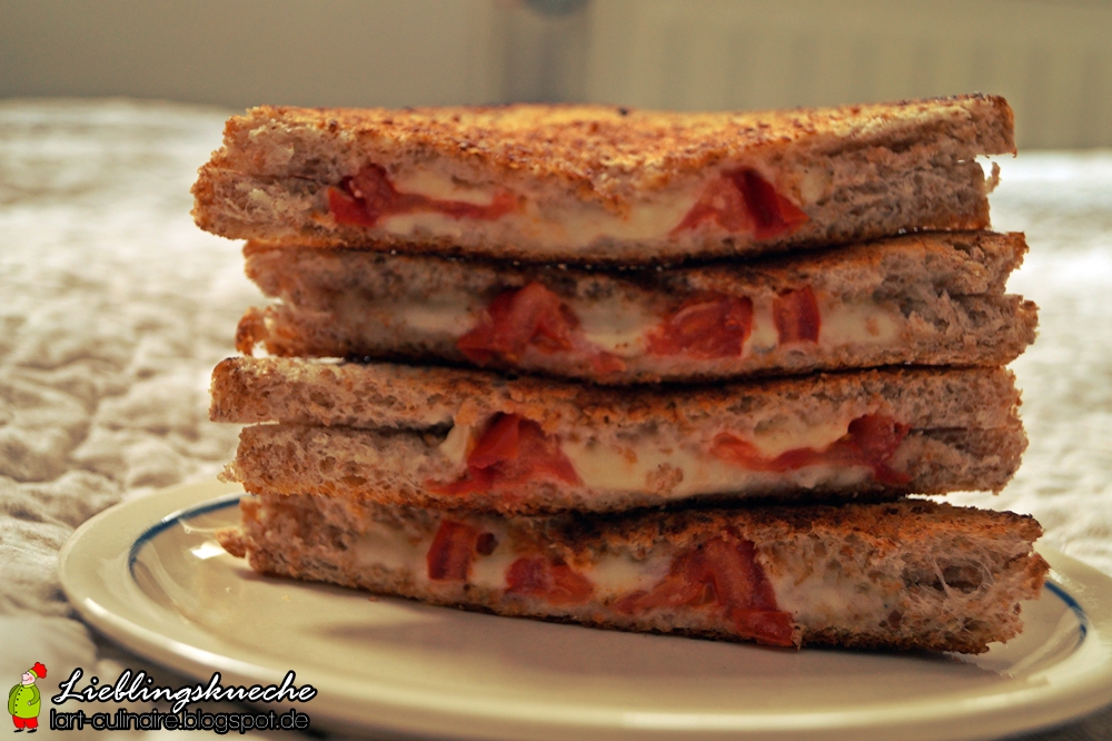 amerikanischer Tomate-Mozzarella-Sandwich 