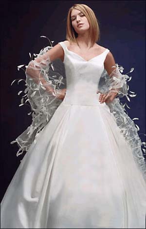 Western Wedding Gown Posted by anas at 657 AM