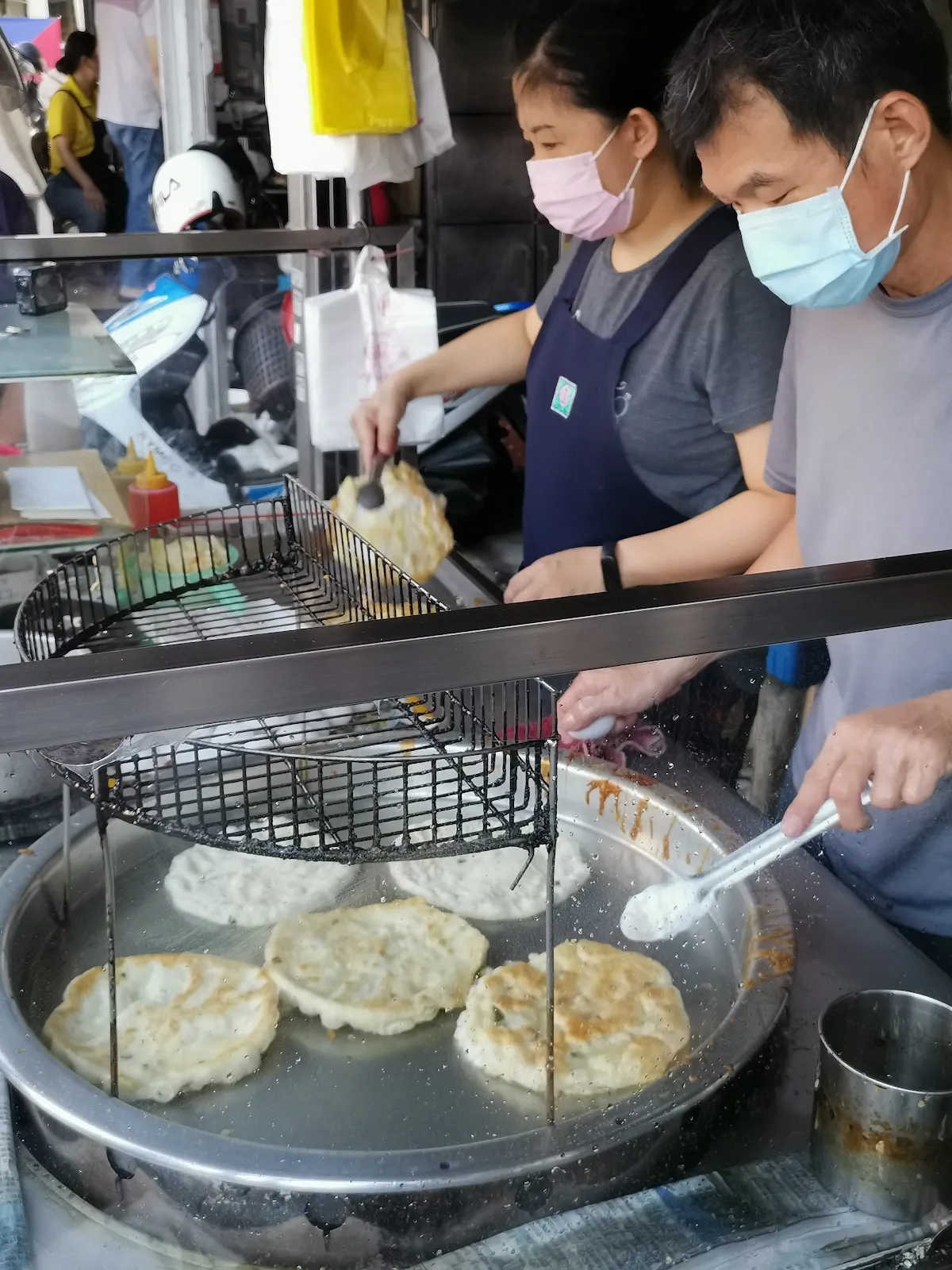 【台南】【南區】古早味蔥油餅(泡菜蔥油餅)｜10元蔥油餅｜食記