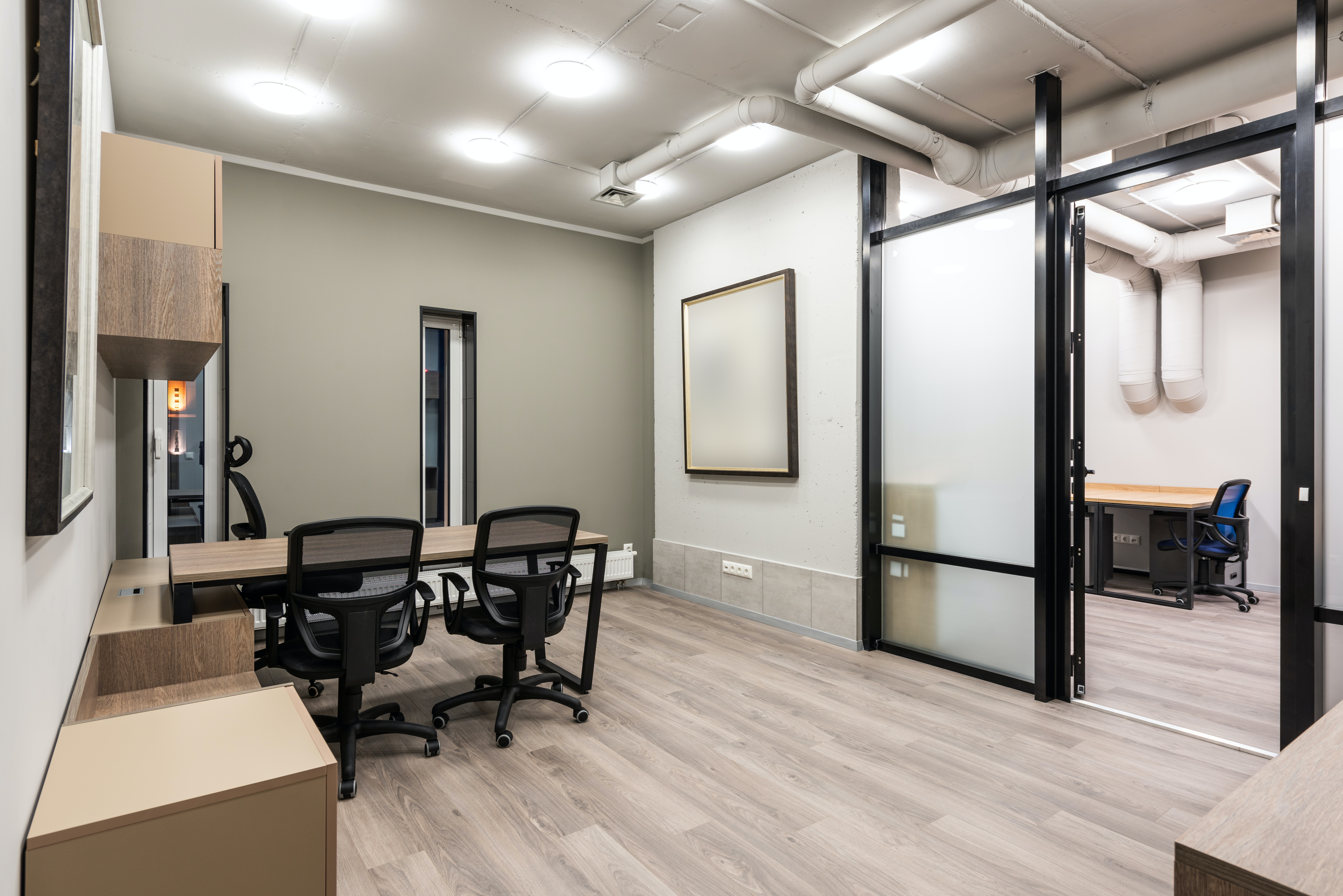 Ścianki biurowe - podziel przestrzeń według swoich potrzeb
