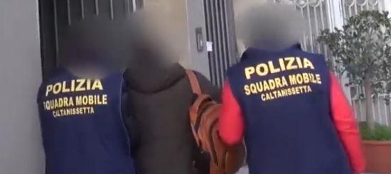 Caltanissetta: 4 arresti per tentata rapina con pistola e coltello