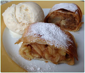 The Parlour at Fortnum and Mason, London - Strudel