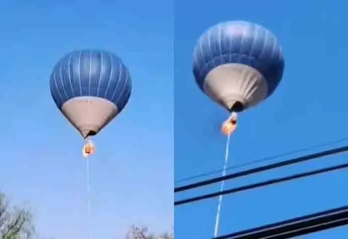 News, World, International, Fire, Death, Injured, Video, Social-Media, Passengers jump off as hot air balloon catches fire mid-air in Mexico, 2 dead, Video.