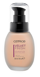 CATRICE Velvet Finish Foundation with Hyaluron - www.annitschkasblog.de