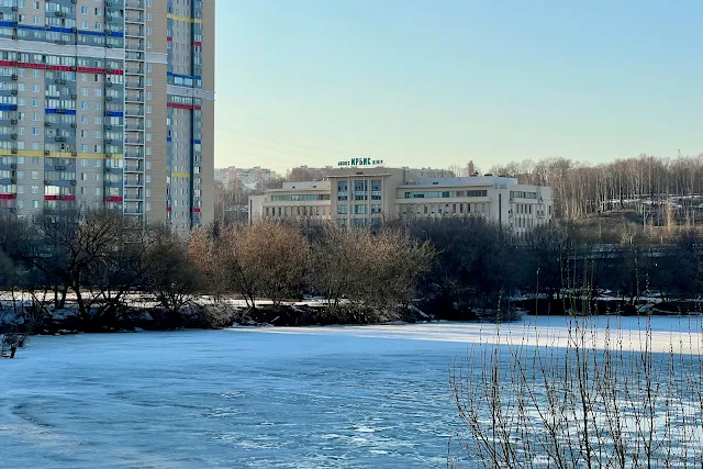 Красногорск, Москва-река, бизнес-центр «Ирбис» на Волоколамском шоссе