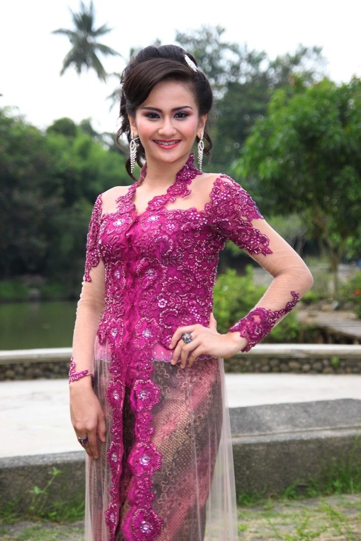 Model Kebaya Modern Resepsi Pernikahan Terbaru 2019