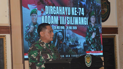 Peringati HUT Ke-74, Pangdam Berikan Bingkisan Kepada Prajurit Dan PNS Kodam III/Siliwangi