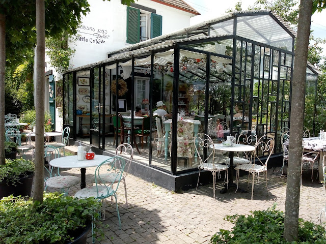 Gardenia の開放的なカフェ