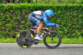 Carbon road bike and tribike rental in Vichy - Lyon at IronMan Triathlon competitions in France.