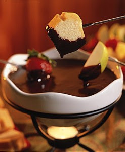 chocolate fondue,chocolate fondue recipe,white chocolate fondue,chocolate fondue recipes,chocolate fondue fountain