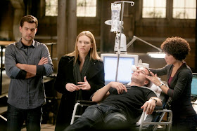 FRINGE: Charlie (Kirk Acevedo, second from R) is hurt after tracking a deadly creature with Peter (Joshua Jackson, L) and Olivia (Anna Torv, second from L) in the FRINGE episode 'Unleashed' airing Tuesday, April 14 (9:01-10:00 PM ET/PT) on FOX. Also pictured: Jasika Nicole (R). ©2009 Fox Broadcasting Co. Cr: Craig Blankenhorn/FOX