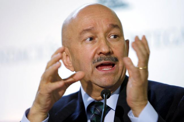 Carlos Salinas de Gortari amenaza con irse de México si “gana” AMLO: “Me cansé de tanta corrupción".