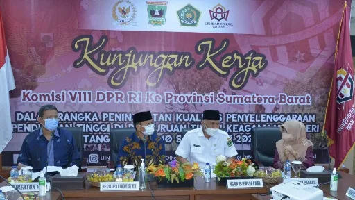 Komisi VIII DPR RI tinjau persiapan kuliah tatap muka antisipasi lost generation.