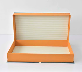 CLAMSHELL BOX