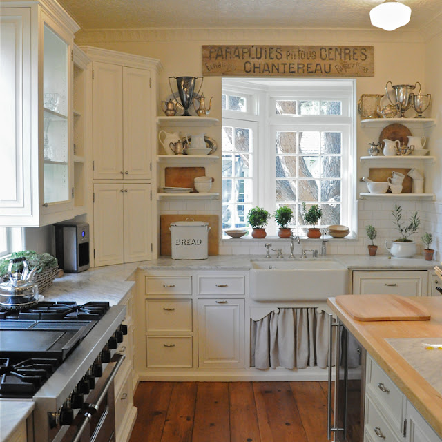 Vintage Inspired Kitchen in California beach cottage in Santa Monica by Giannetti Home