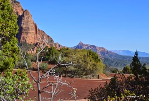 Hiking at Kolob Canyon