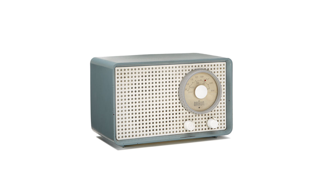 Radio diseñada por Dieter Rams en los años 50.