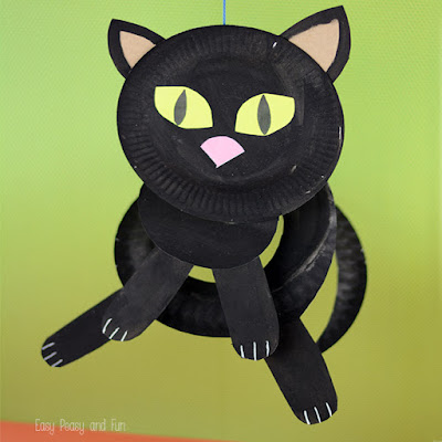 http://www.easypeasyandfun.com/paper-plate-black-cat/