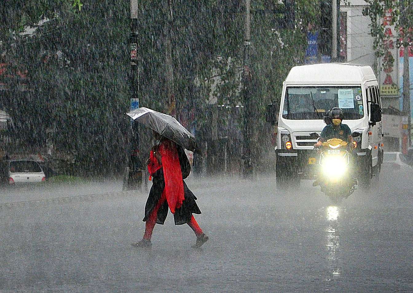 ഇന്ന് ശക്തമായ മഴ; കണ്ണൂർ ഉൾപ്പെടെ 12 ജില്ലകളിൽ യെല്ലോ അലർട്ട്