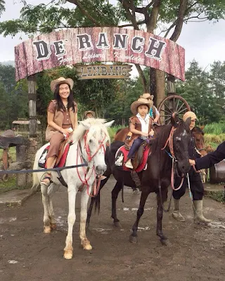 foto koboi di de'ranch lembang bandung