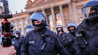 Accusations of racism pursue German police after the death of an African-American man A man of African descent died while trying to transfer him to a psychiatric hospital by elements of the German police, and the police were accused of using excessive force against him, and dealing with racism.  A human rights expert has accused German police of "racism" over the death of a man of African descent while trying to transfer him to a psychiatric hospital.  On Thursday, Cuba Iunga Medard Mutombo, 64, of African descent, died three weeks after German police used excessive force while trying to take him to a psychiatric hospital, according to his family.  According to witnesses and Mutombo's brother, the incident is similar to the killing of George Floyd in the United States.  In a statement to Anadolu Agency, human rights expert Dilapap Basu blamed the Berlin police and their "racist" behavior for Mutombo's killing, without clarifying his origins.  Regarding the incident that occurred on the morning of September 14, Basu said, "Mutombo panicked when he saw the policemen who entered his room and threw him to the ground, then one of the officers sat on his neck."  He added: "After he was moved to the ground floor, 13 other policemen joined in and forced them all to stay on the ground. By that time, Mutombo had almost collapsed, so I believe his death was due to his brutal treatment by the police."  According to witnesses and Mutombo's brother, the incident is similar to the killing of George Floyd in the United States.  "The death of Mutombo, who was suffering from schizophrenia, was not an isolated case, and they are receiving more and more complaints about police brutality against African-Americans and immigrants in Germany," said Basu, an expert on police violence and racial profiling.  "In my counseling center, I would like to say that we are recording two cases of racism and police violence every day," he confirmed.  According to Basu, who has been with Reach Out for more than 20 years, many cases of police brutality go unreported, not properly investigated or punished by the authorities.  Basso lamented that "due to this trend of racial prejudice, most people of color and many immigrants have lost confidence in the German justice system amid expectations that their complaints will not be taken seriously and will not be pursued through a fair investigation."  According to the police, Mutombo violently resisted, hit and kicked and showed "strong resistance" before collapsing, and after his death Thursday in hospital, the public prosecutor received the body for an autopsy.  The police are also investigating the officers involved, according to local media.  In May 2020, US police officer Derek Chauvin knelt on the neck of the 46-year-old Floyd with his full body weight for about 9 and a half minutes.  The killing of Floyd, who is of African descent, has sparked widespread resonance and huge protests within the United States and around the world, to denounce police brutality against African descent, and demand the need to reform it.