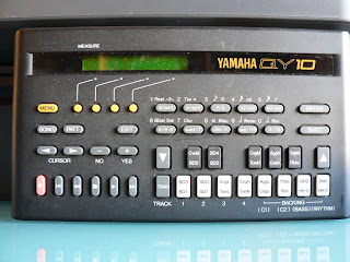 yamaha qy10