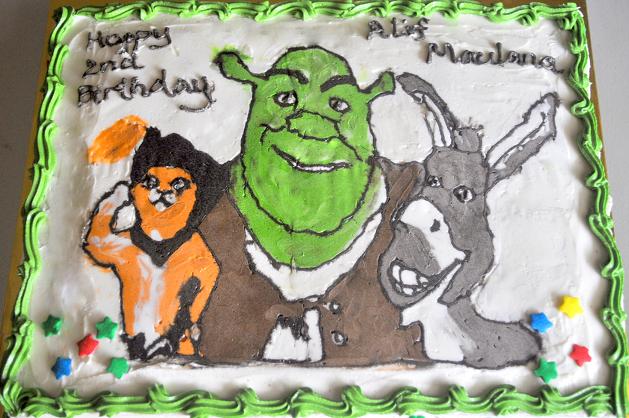Shrek 2 Theme Birthday Cake Still trying to polish my skills in frozen 