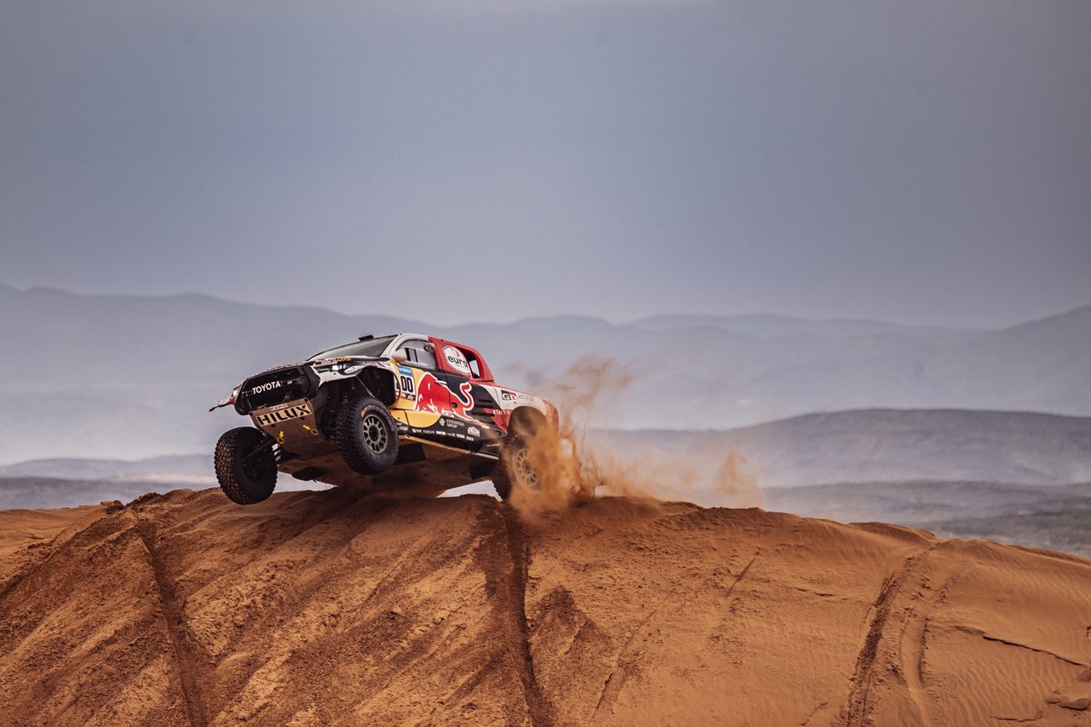 Dakar 2023: Sébastien Loeb gana la etapa 9 con accidente de Carlos Sainz