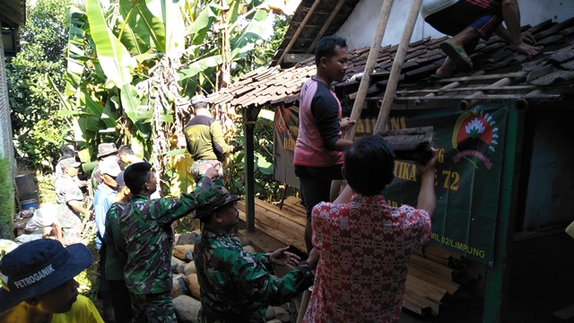 Limpung Bongkar rumah Mbah Samidi