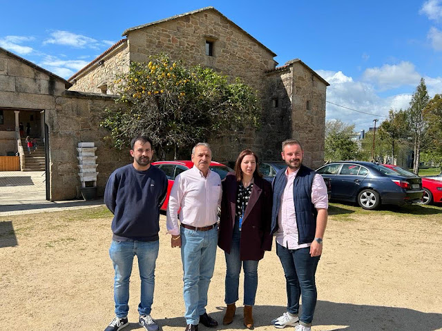 O PP DE BARRO APOIOU ONTE A FESTA DO COSTILLAR AO ESPETO ORGANIZADA POLA ASOCIACION CULTURAL A VERBENA DE BARRO E ACUDIU ACOMPAÑADO DA DIRECTORA XERAL DE XUVENTUDE DA XUNTA, CRISTINA PICHEL.