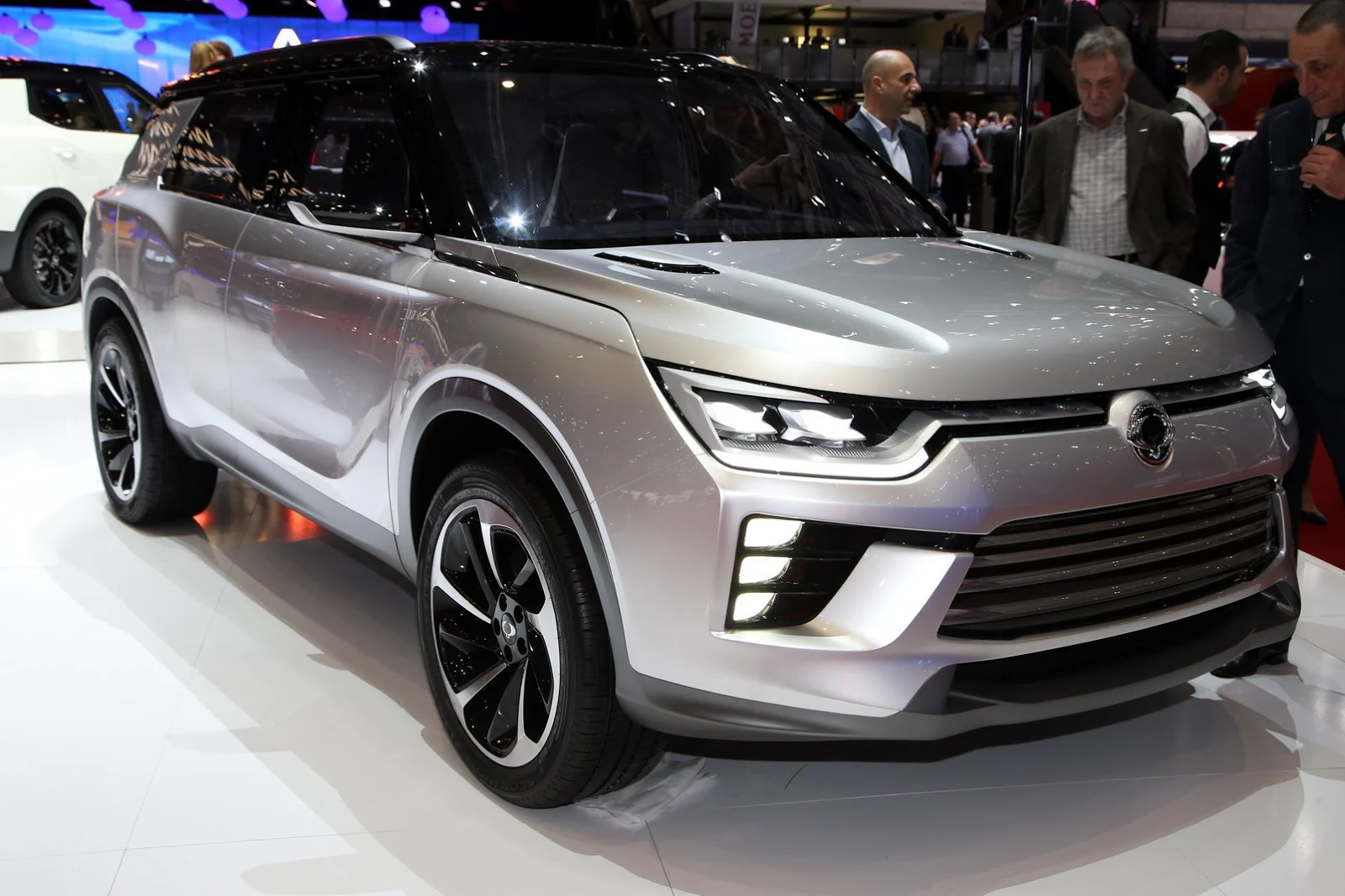 SsangYong SIV-2 Concept 2016 mang nhiều nét giống Ranger Rover