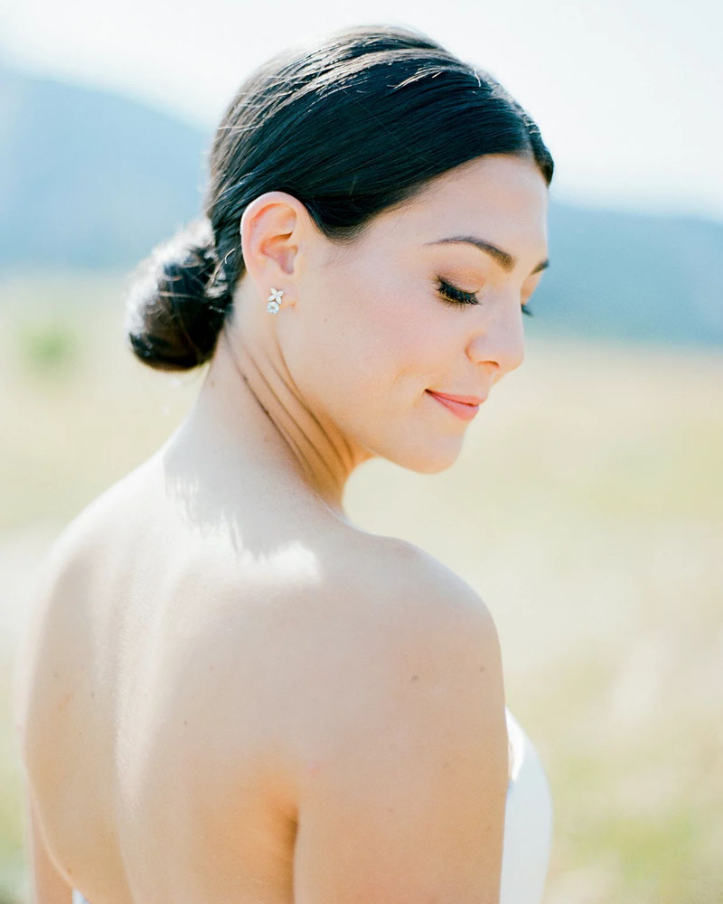  How to Unclog Summer Skin Before Your Fall Wedding