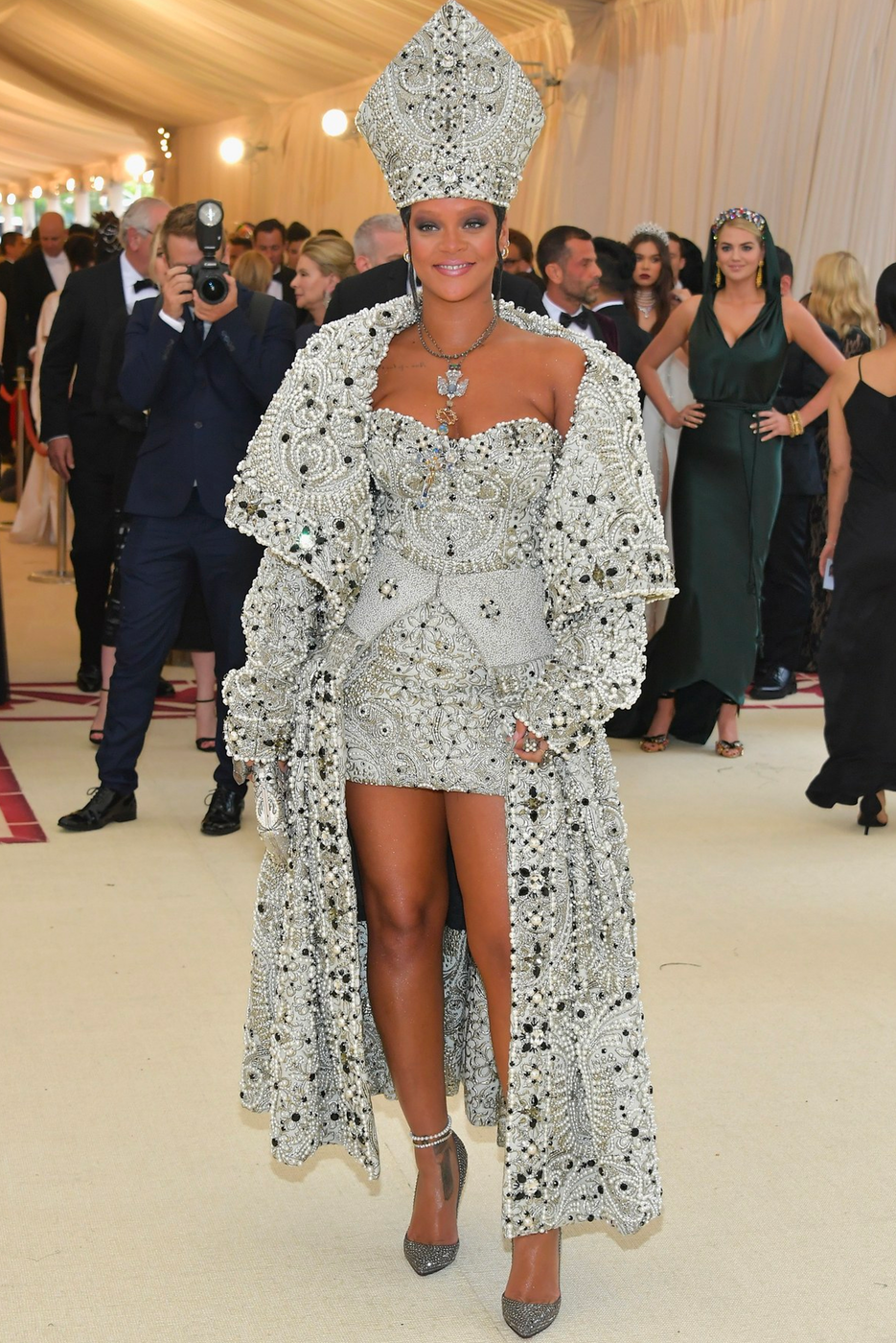 RIHANNA%2B2018%2BMET%2BGALA.png