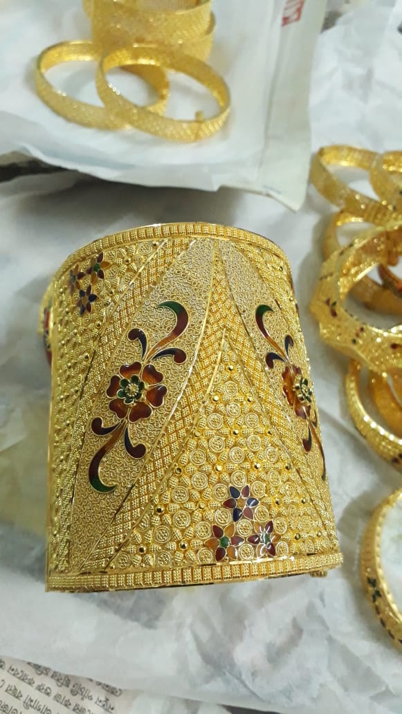 Fancy Gold Bangle Design - Samanta Jewellers | Light Weight Gold Kada Design with Weight | Pure Gold Kangan Design for Ladies Designer Gold BANGLE