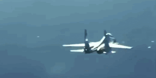 Vì sao Nga phải cần tới 3 tiêm kích Su-35 để đánh chặn máy bay ném bom B-1B Lancer của Mỹ?