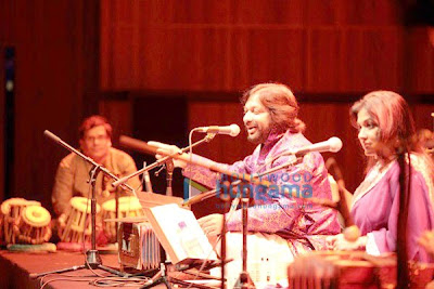 Roop Kumar Rathod and Sonali Rathod perform live in London