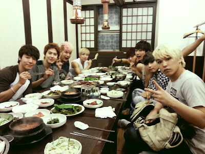 Super Junior  Makan malam menang  ‘Music Bank’