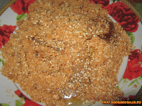 Арахисовая халва с кунжутом и финиками
