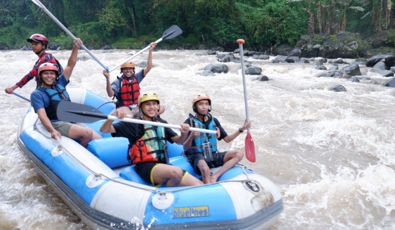 Solo - Rafting Sungai Elo 