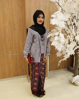 Model Baju Kebaya Untuk Wisuda Model Baju Kebaya Untuk Wisuda