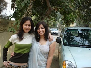 Indian Desi Girls Picture In Transparent Saree With friend