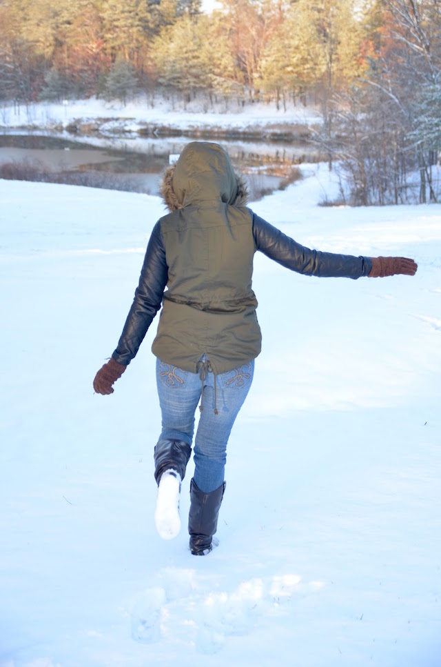Army Coat- look of the day- snowy day - mariestilo - winter style - storm jonas