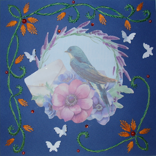 Carte en fils tendus, motif fleurs et oiseau