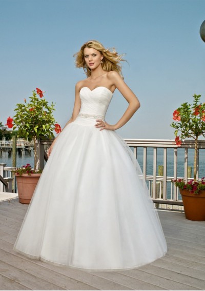 Wedding Dress  Beach Wedding on Gorgeous Wedding Dress  Gorgeous Strapless Tulle Wedding Dress