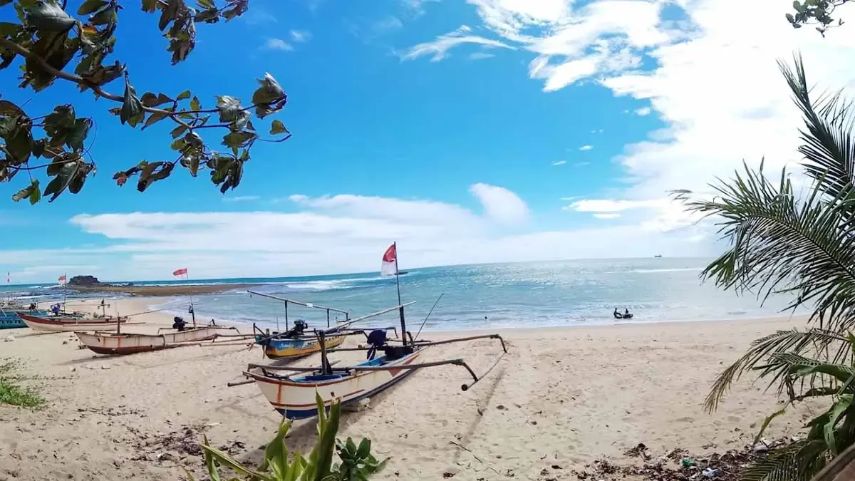 Foto Pemandangan Pantai Pulo Manuk