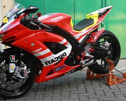 Modifikasi ninja 250 fi mono rr karbu hijau merah putih 