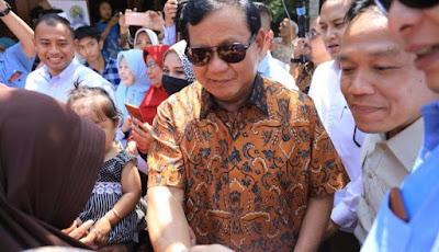 Akan Kuatkan Industri Kreatif Lokal, Prabowo Mengunjungi Kampung Batik Kauman
