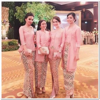 9 Gambar Model Kebaya Kondangan  Simple  Rekomendasi 